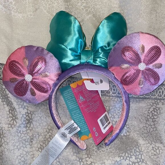 Minnie Mouse The Main Attraction Limited Release it’s a Small World Ears NWT - Picture 2 of 5